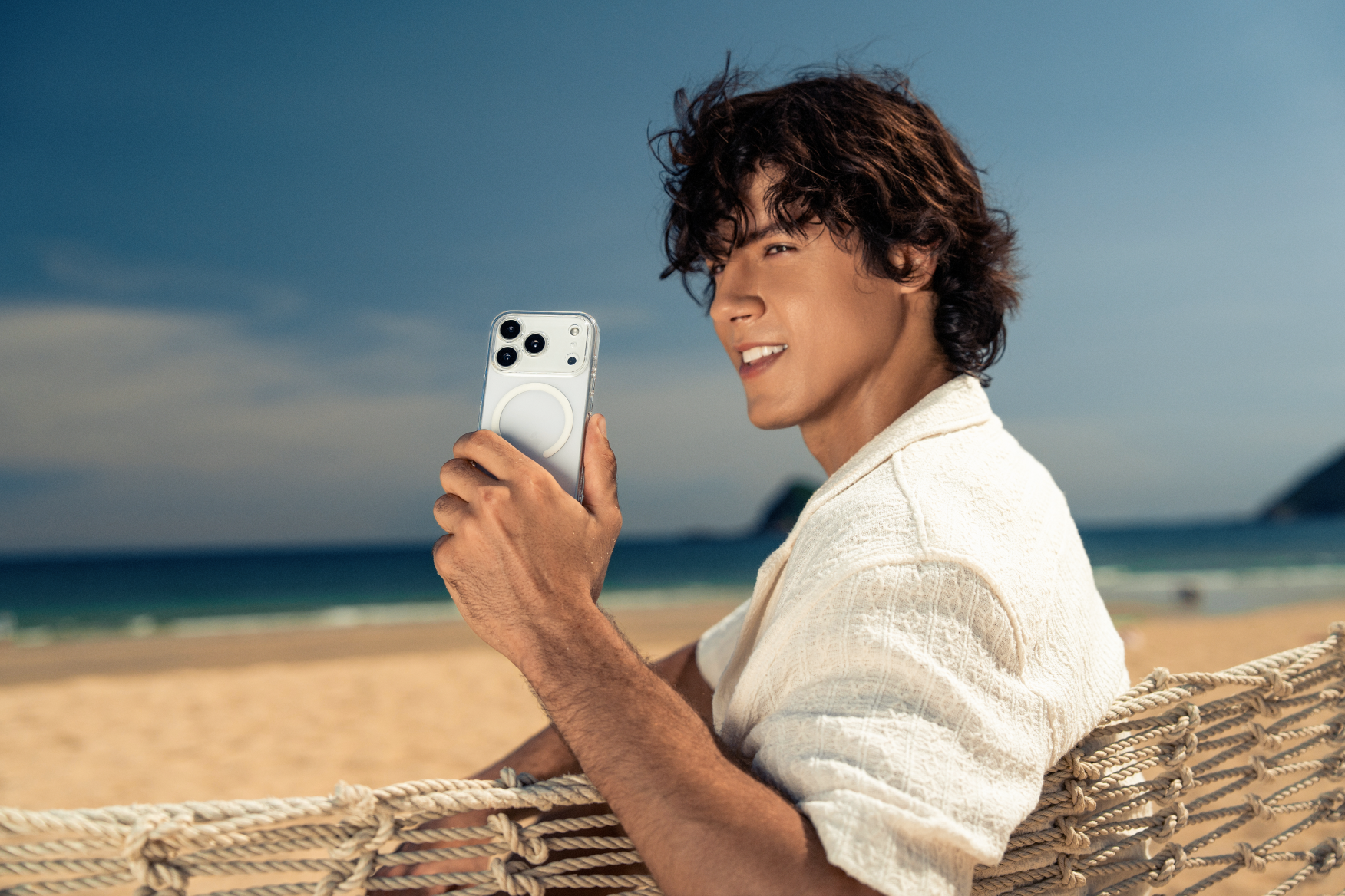 Why Apple Switched to Aluminum on the iPhone 17 ?