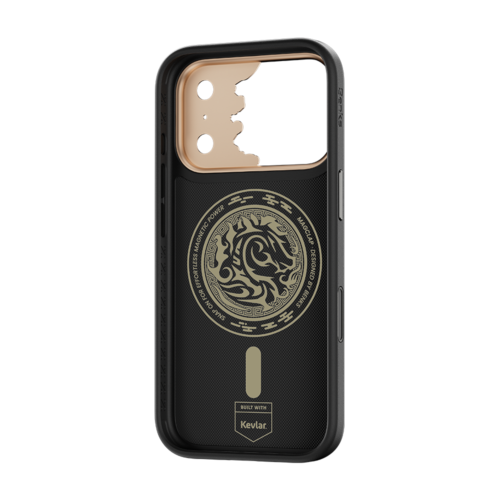 Knight Pro Black Case built with Kevlar® for iPhone 18 Pro